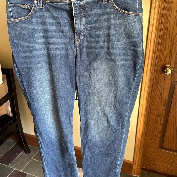 Chicos size 2. So slimming jeans.​​ - Picture 1 of 2